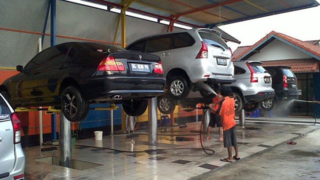 Cầu nâng rửa xe của Ấn Độ được đánh giá cao trên thị trường hiện nay